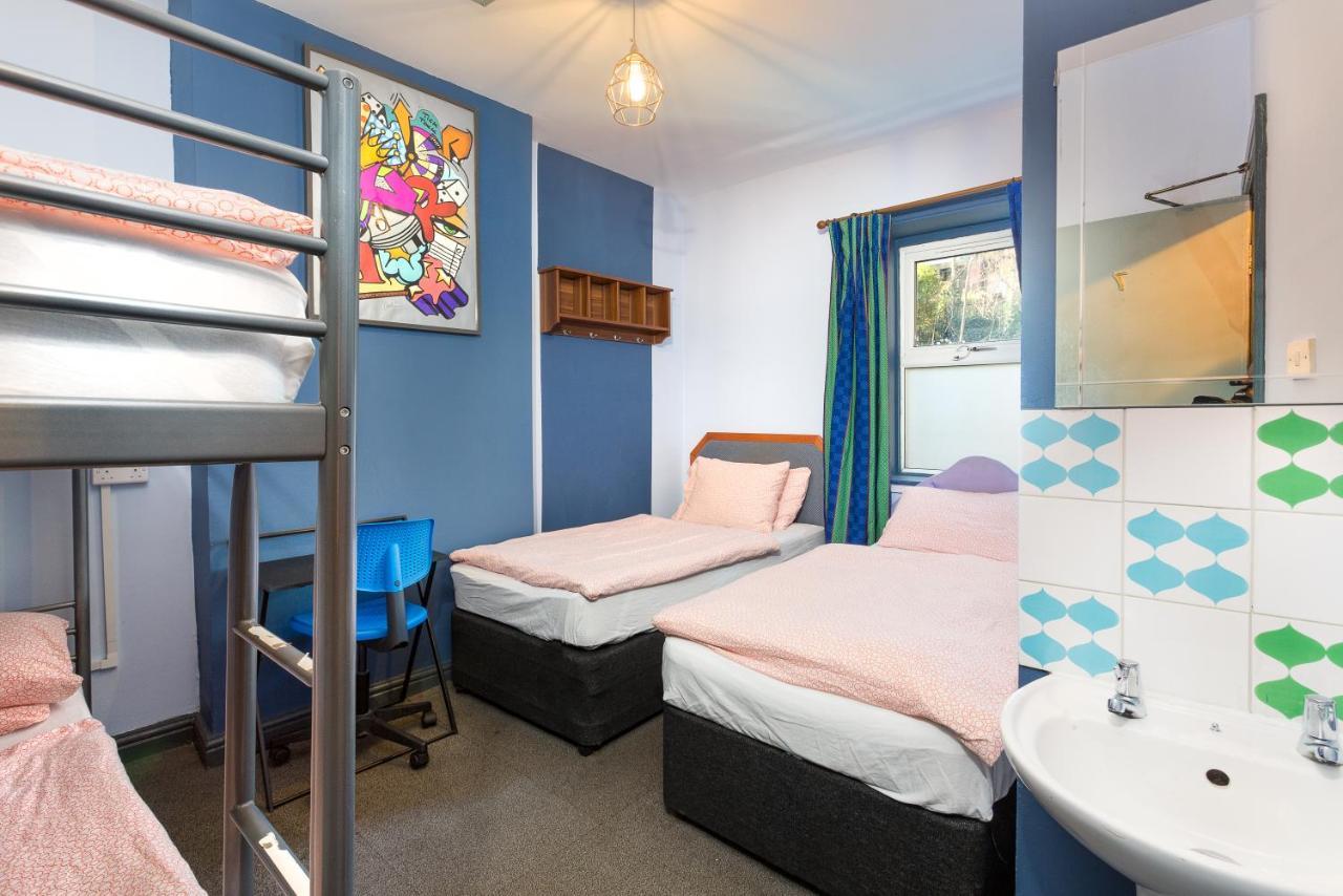 Russell Scott Backpackers - Sheffield Hostel Exterior photo