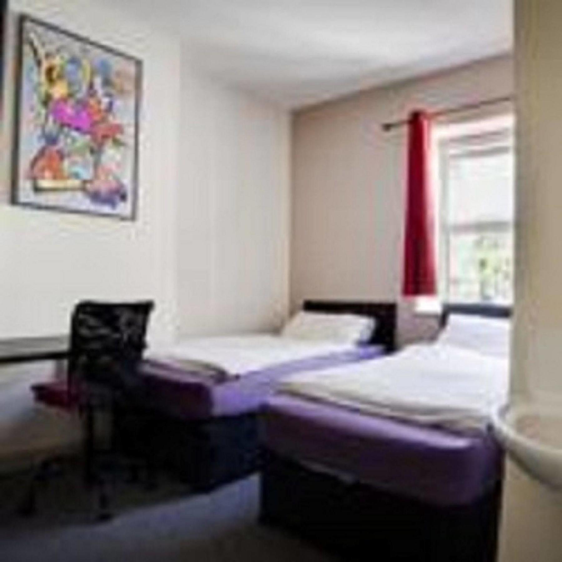 Russell Scott Backpackers - Sheffield Hostel Exterior photo